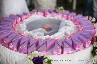 Здесь Вы можете заказать красивые свадебные аксессуары, на любой вкус, как Вам нравится.