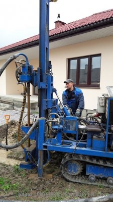 Бурение и благоустройство скважин на воду.