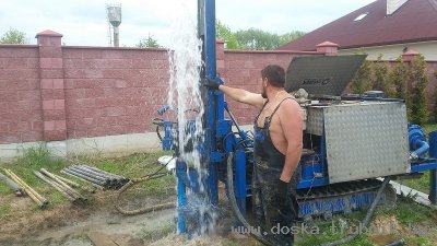 Бурение скважин глубиной до 300 метров.